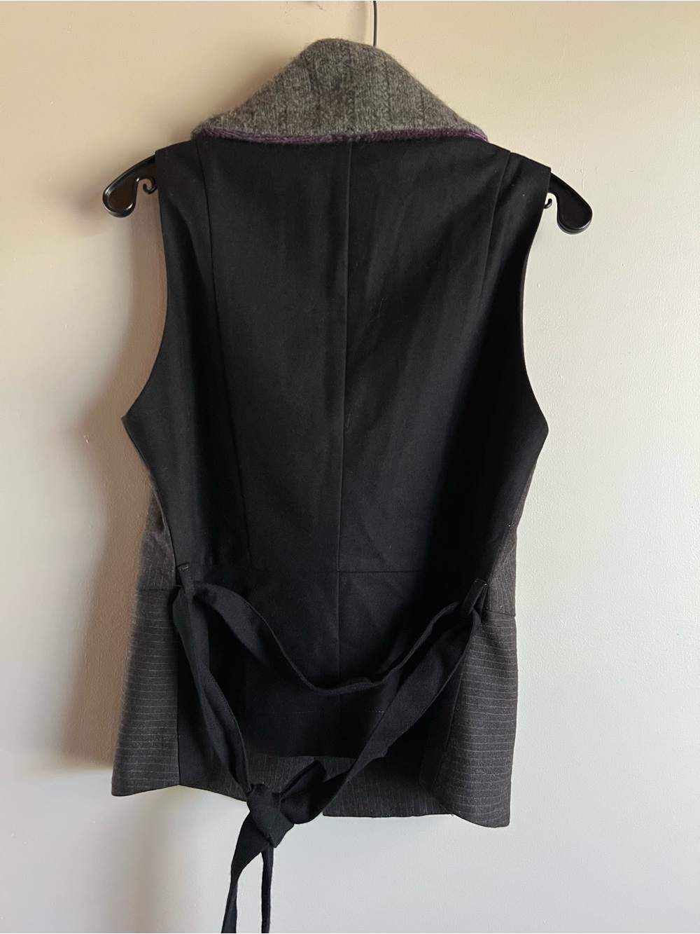 Preloved Handcut Wool Blend Vest Size 8 Gray Knit Collar Tie Back Canada - Picture 6 of 9